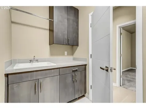 6087 Carman Drive Lake Oswego OR 97035