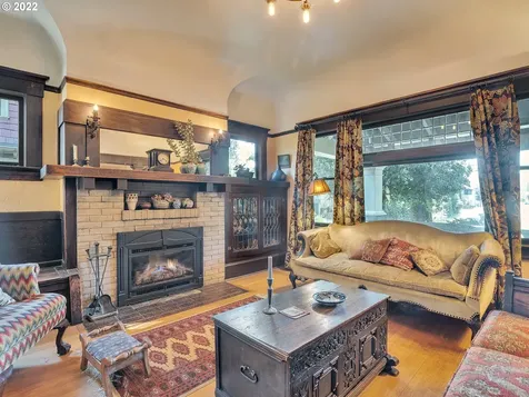 1844 Se 12th Avenue Portland OR 97214