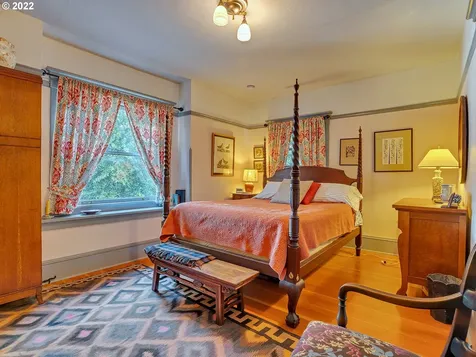 1844 Se 12th Avenue Portland OR 97214