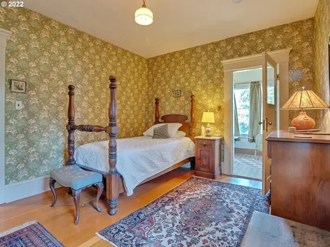 1844 Se 12th Avenue Portland OR 97214