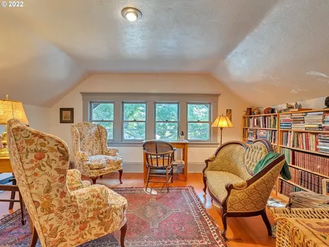 1844 Se 12th Avenue Portland OR 97214
