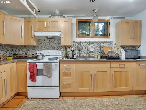 1844 Se 12th Avenue Portland OR 97214