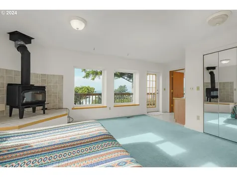 1212 NW Curtis Street Seal Rock OR 97376