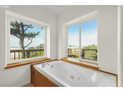 1212 NW Curtis Street Seal Rock OR 97376
