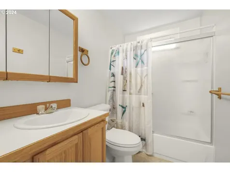 1212 NW Curtis Street Seal Rock OR 97376