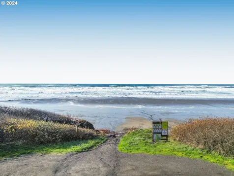 1212 NW Curtis Street Seal Rock OR 97376