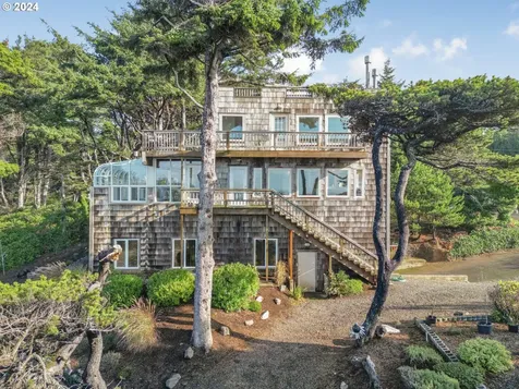 1212 NW Curtis Street Seal Rock OR 97376