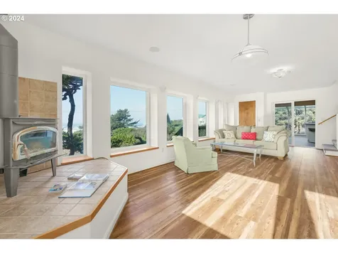 1212 NW Curtis Street Seal Rock OR 97376