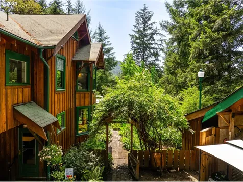 85213 Chezem Road Eugene OR 97405