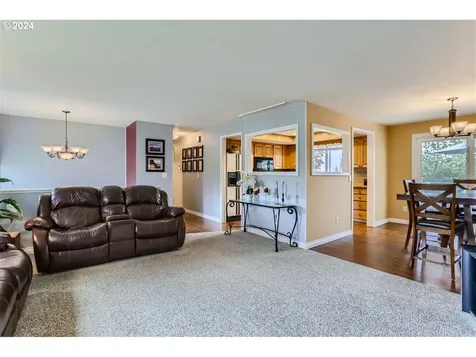 4727 Nw Tumalo Court Portland OR 97229