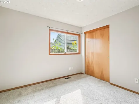 7423 Se Ogden Street Portland OR 97206