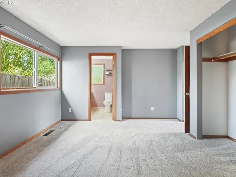 7423 Se Ogden Street Portland OR 97206