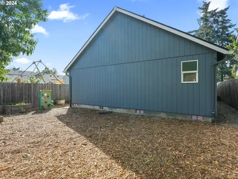 7423 Se Ogden Street Portland OR 97206
