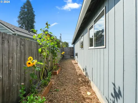 7423 Se Ogden Street Portland OR 97206