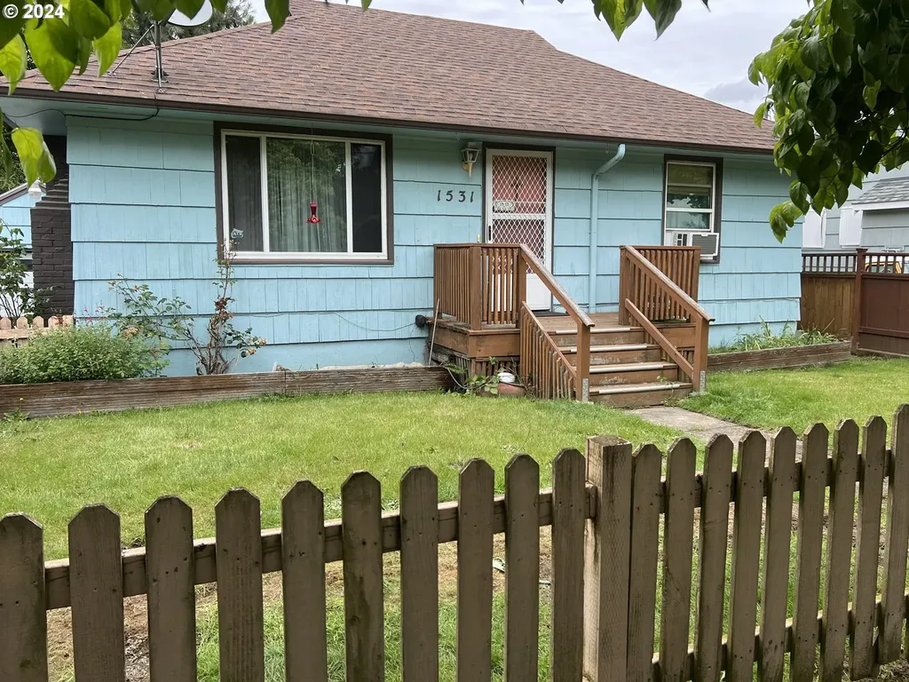 1531 Ne Buffalo Street Portland OR 97211