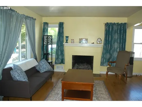 1531 Ne Buffalo Street Portland OR 97211