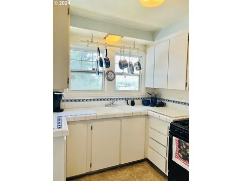 1531 Ne Buffalo Street Portland OR 97211