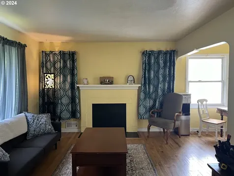 1531 Ne Buffalo Street Portland OR 97211