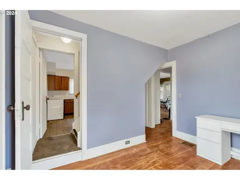 537 Ne Morgan Street Portland OR 97211