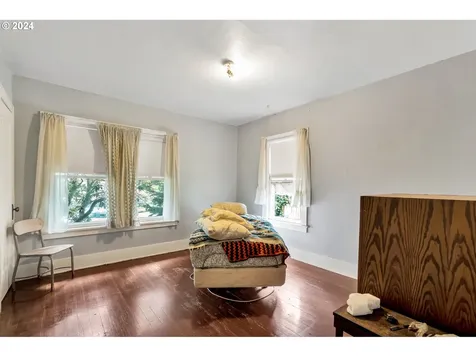 537 Ne Morgan Street Portland OR 97211