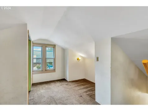 537 Ne Morgan Street Portland OR 97211