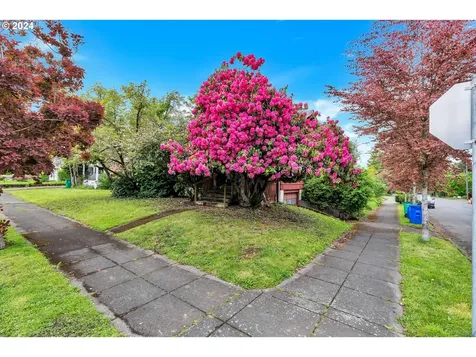 537 Ne Morgan Street Portland OR 97211