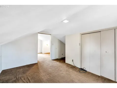 537 Ne Morgan Street Portland OR 97211