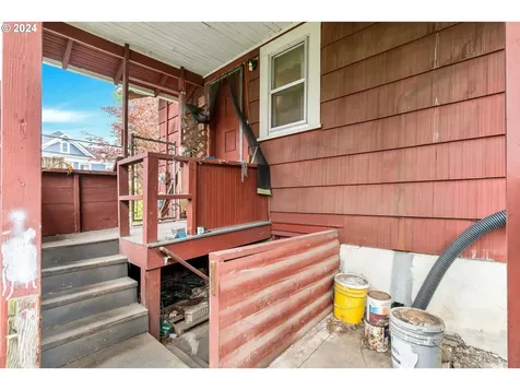 537 Ne Morgan Street Portland OR 97211
