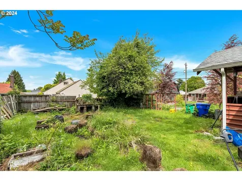537 Ne Morgan Street Portland OR 97211