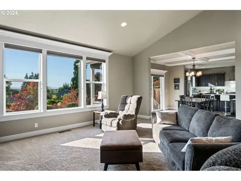 2454 Royalann Lane Eugene OR 97405
