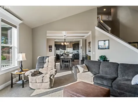 2454 Royalann Lane Eugene OR 97405