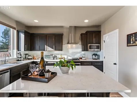 2454 Royalann Lane Eugene OR 97405