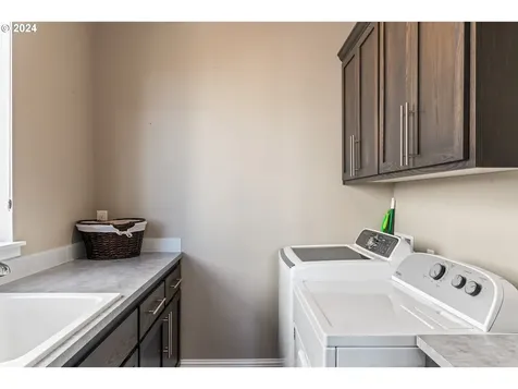2454 Royalann Lane Eugene OR 97405