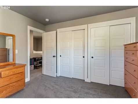 2454 Royalann Lane Eugene OR 97405