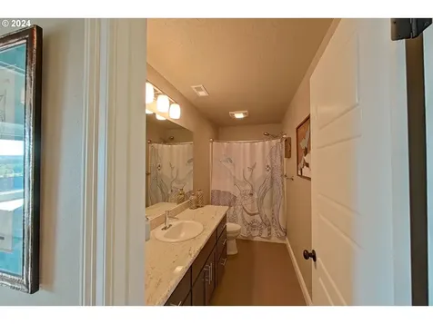 2454 Royalann Lane Eugene OR 97405