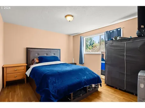 17606 Ne Couch Street Portland OR 97230