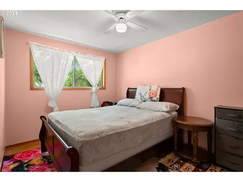17606 Ne Couch Street Portland OR 97230