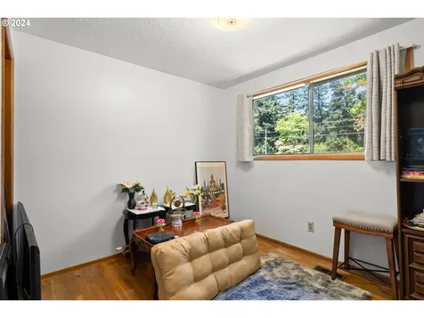17606 Ne Couch Street Portland OR 97230
