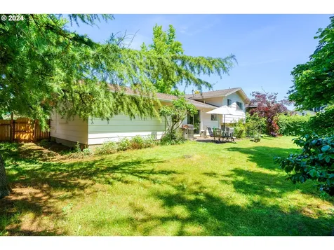 17606 Ne Couch Street Portland OR 97230
