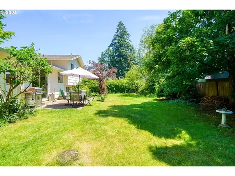 17606 Ne Couch Street Portland OR 97230
