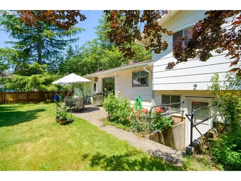 17606 Ne Couch Street Portland OR 97230