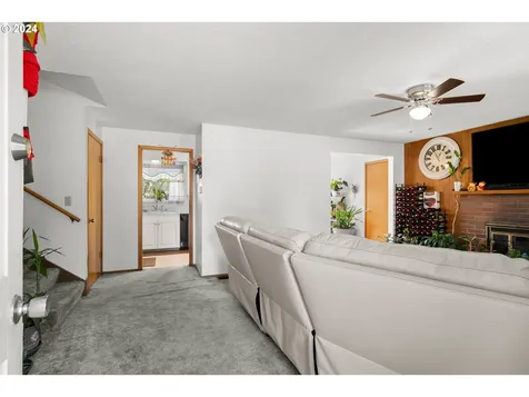 17606 Ne Couch Street Portland OR 97230