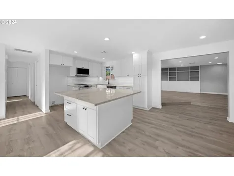 927 S R Street Cottage Grove OR 97424