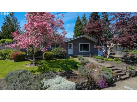 927 S R Street Cottage Grove OR 97424