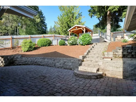 927 S R Street Cottage Grove OR 97424
