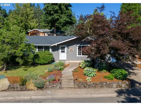 927 S R Street Cottage Grove OR 97424