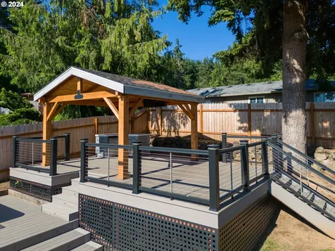 927 S R Street Cottage Grove OR 97424