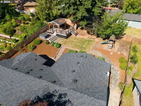 927 S R Street Cottage Grove OR 97424