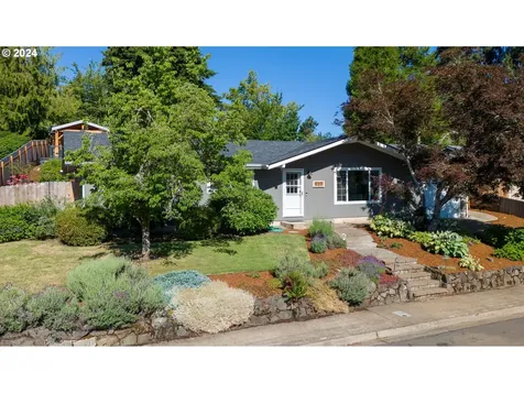 927 S R Street Cottage Grove OR 97424