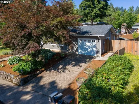 927 S R Street Cottage Grove OR 97424